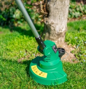 How do I replace a grass trimmer line?