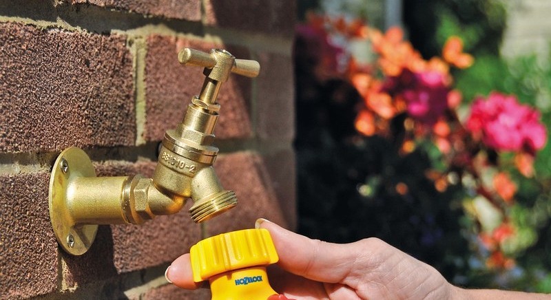 <h1>How to Fit an Outside Tap</h1>