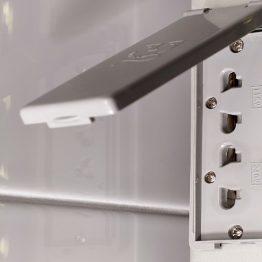 Shaver Socket