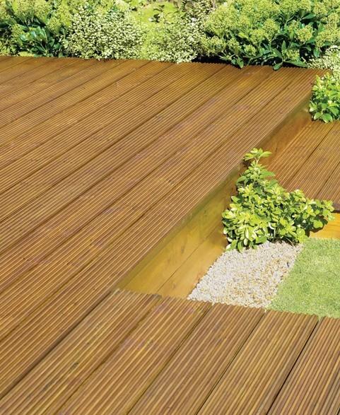 The Benefits of Decking Oil